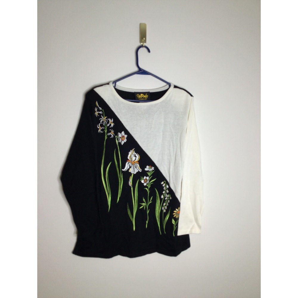 Bob Mackie Sweater Womens L Black White Excellent Floral Embroidered Knit Top